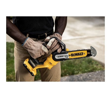 Аккумуляторная цепная пила DEWALT DCMPS520P1 (DCMPS520P1-QW)