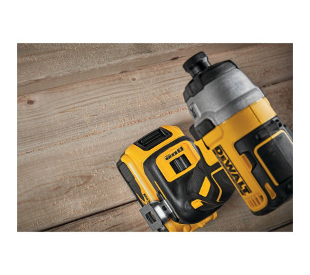 Аккумуляторный шуруповерт DEWALT DCF887M1, 18 В, 205 Нм, 3800 уд/мин, с АКБ 4 Ач и ЗУ, в кейсе TSTAK (DCF887M1-QW)