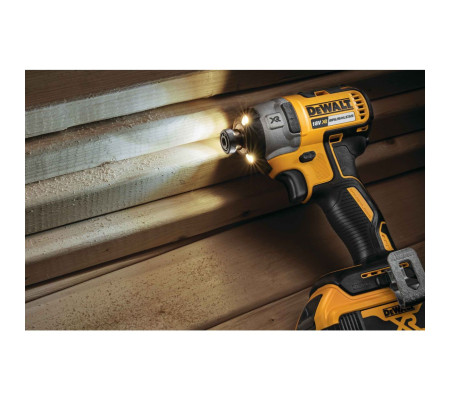 Аккумуляторный шуруповерт DEWALT DCF887M1, 18 В, 205 Нм, 3800 уд/мин, с АКБ 4 Ач и ЗУ, в кейсе TSTAK (DCF887M1-QW)