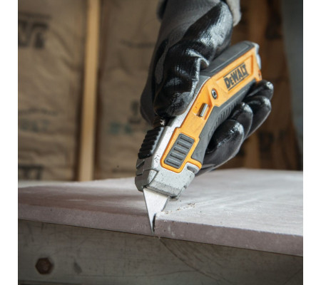 Нож DEWALT DWHT0-10295, с выдвижным лезвием