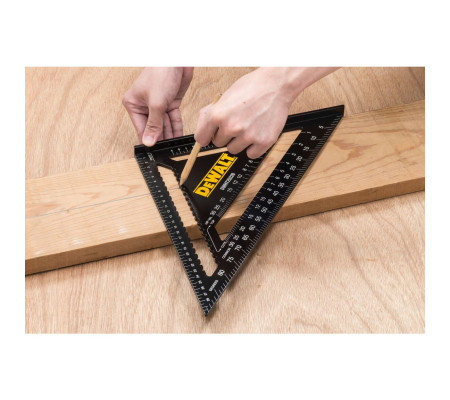 Кровельный угольник DEWALT DWHT25228-0, метрический, 30 см