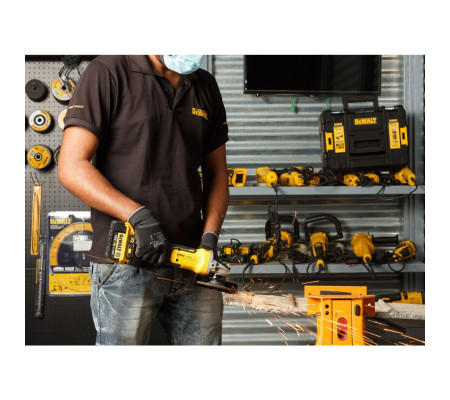 Аккумуляторная угловая шлифмашина DEWALT DCG405N, 18 В, 125 мм, 9000 об/мин, без АКБ и ЗУ (DCG405N-XJ)