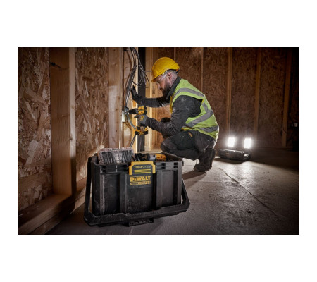 Ящик для инструмента DEWALT TOUGHSYSTEM DWST08061-1, c прожекторами, 4000 лм, 14 л