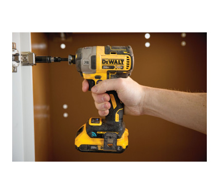 Аккумуляторный шуруповерт DEWALT DCF888B, 20 В, 205 Нм, 3800 уд/мин, без АКБ и ЗУ (DCF888B-XJ)