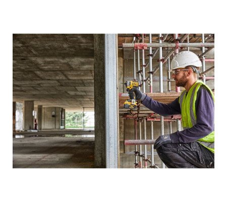 Аккумуляторный шуруповерт DEWALT DCF888B, 20 В, 205 Нм, 3800 уд/мин, без АКБ и ЗУ (DCF888B-XJ)