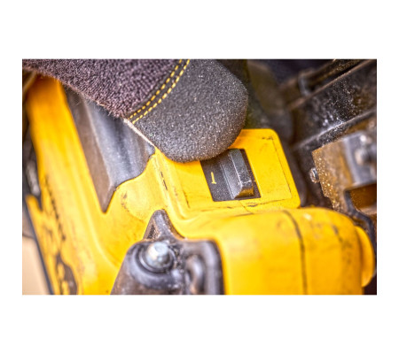 Аккумуляторный гвоздезабивной пистолет DEWALT DCN930N, 18 В, без АКБ и ЗУ