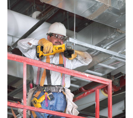 Аккумуляторная угловая шлифмашина DEWALT DCG412NT, 18 В, 125 мм, 7000 об/мин, без АКБ и ЗУ, в кейсе TSTAK