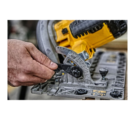 Дисковая пила DEWALT DWE576K, 1600 Вт, 190 мм, 5200 об/мин, в кейсе (DWE576K-QS)