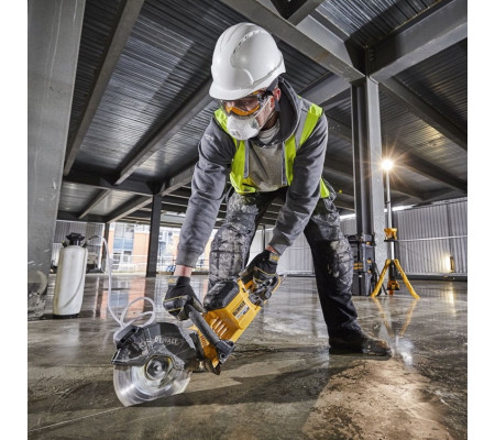 Аккумуляторная отрезная машина DEWALT DCS691N, 54 В, 230 мм, 6600 об/мин, без АКБ и ЗУ (DCS691N-XJ)