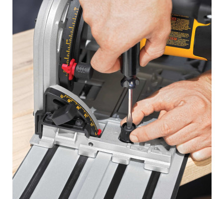Дисковая пила DEWALT DWS520KT, 1300 Вт, 165 мм, 4000 об/мин, в кейсе TSTAK (DWS520KT-QS)