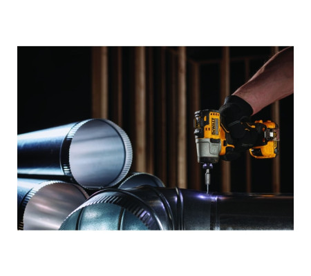 Аккумуляторный бесщеточный ударный шуруповерт DEWALT, 12 В, 163 Нм, 3600 уд/мин, 2850 об/мин, c 2 АКБ 2 Ач и ЗУ, в кейсе TSTAK, DCF801D2