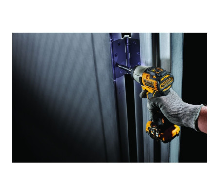 Аккумуляторный бесщеточный ударный шуруповерт DEWALT, 12 В, 163 Нм, 3600 уд/мин, 2850 об/мин, c 2 АКБ 2 Ач и ЗУ, в кейсе TSTAK, DCF801D2