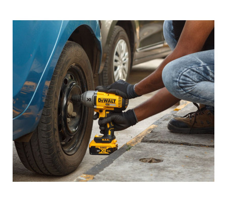 Аккумуляторный гайковерт DEWALT DCF899N, 18 В, 950 Нм, 2400 уд/мин, без АКБ и ЗУ (DCF899N-XJ)