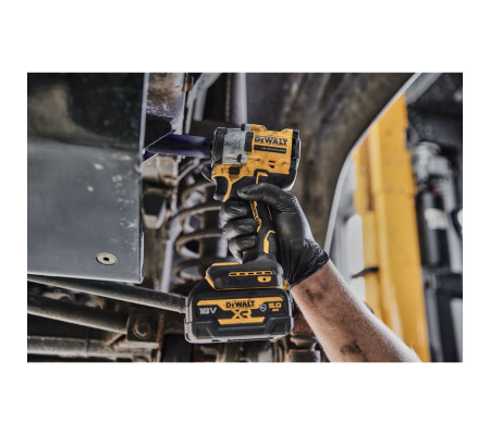 Аккумуляторный гайковерт DEWALT DCF923P2G, 18 В, 610 Нм, 3550 уд/мин, с 2 АКБ 5 Ач и ЗУ, в чехле (DCF923P2G-QW)