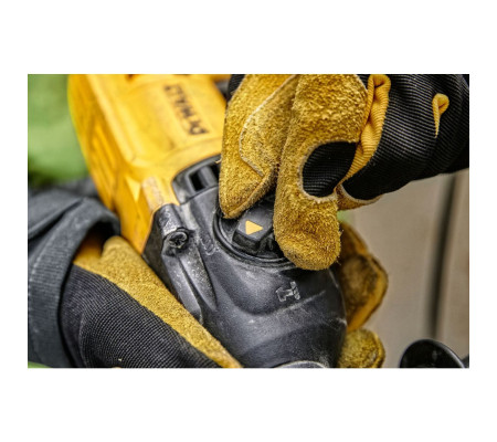 Перфоратор DEWALT D25033, 710 Вт, 2 Дж, 5680 уд/мин (D25033-QS)