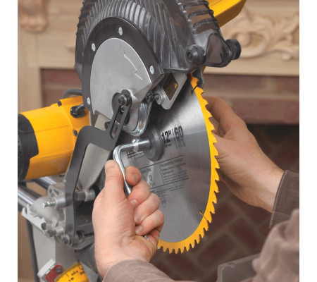 Торцовочная пила DEWALT DWS780, 1675 Вт, 305 мм, 3800 об/мин (DWS780-QS)