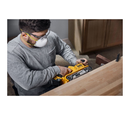 Аккумуляторная ленточная шлифмашина DEWALT DCW220P1, 18 В, 320 м/мин, с АКБ 5 Ач и ЗУ