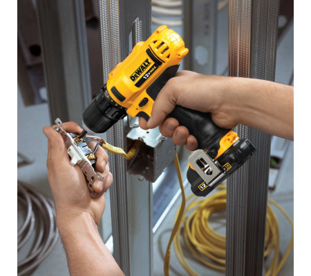 Аккумуляторная дрель-шуруповерт DEWALT DCD710D2, 12 В, 1500 об/мин, с АКБ 2 Ач и ЗУ, в кейсе (DCD710D2-QW)