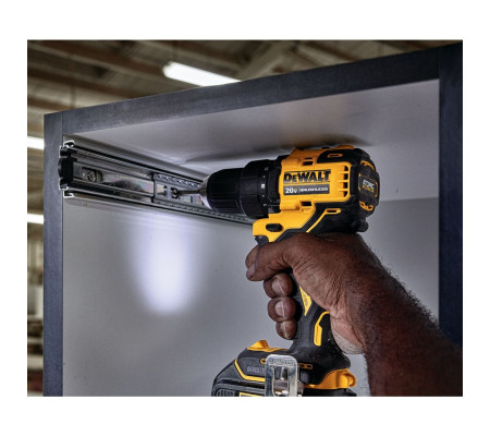 Аккумуляторная дрель-шуруповерт DEWALT DCD708L2T, 18 В, 1650 об/мин, с 2 АКБ 3 Ач и ЗУ, в кейсе TSTAK (DCD708L2T-QW)