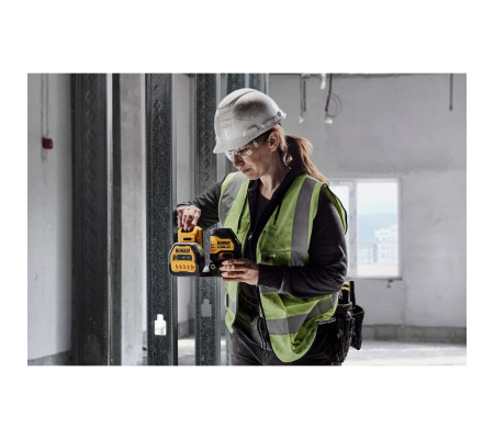 Аккумуляторный лазерный построитель плоскостей DEWALT DCE088D1G18, 12/18 В, зеленый луч, 30 м, с АКБ 2 Ач и ЗУ, в кейсе TSTAK