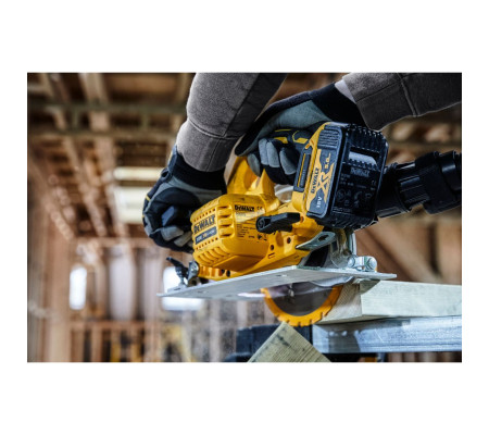 Аккумуляторная дисковая пила DEWALT DCS570P2, 18 В, 184 мм, 5500 об/мин, с 2 АКБ 5 Ач и ЗУ, в кейсе TSTAK (DCS570P2-QW)