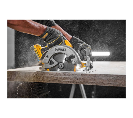 Аккумуляторная дисковая пила DEWALT DCS570P2, 18 В, 184 мм, 5500 об/мин, с 2 АКБ 5 Ач и ЗУ, в кейсе TSTAK (DCS570P2-QW)