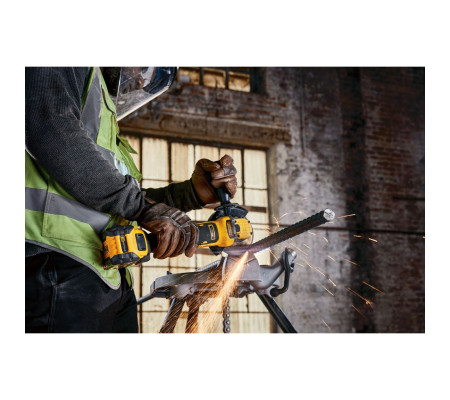 Аккумуляторная угловая шлифмашина DEWALT DCG409VSNT, 18/54 В, 125 мм, 9000 об/мин, без АКБ и ЗУ, в кейсе TSTAK (DCG409VSNT-XJ)