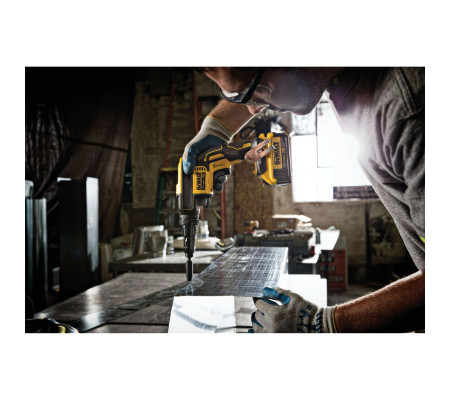 Аккумуляторный шуруповерт DEWALT DCF622N, 18 В, 34 Нм, 2000 об/мин, без АКБ и ЗУ (DCF622N-XJ)