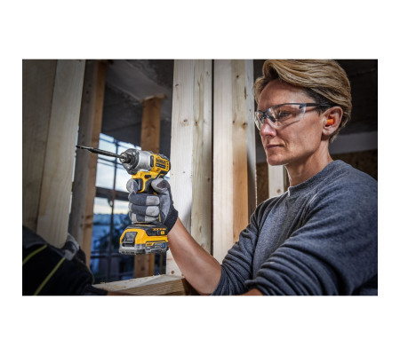 Аккумуляторный шуруповерт DEWALT DCF840NT, 18 В, 192 Нм, 4200 уд/мин, без АКБ и ЗУ, в кейсе TSTAK (DCF840NT-XJ)