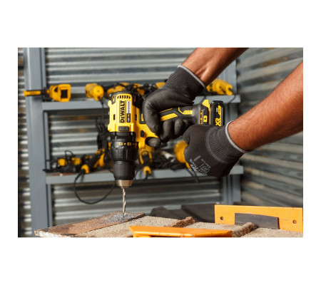 Аккумуляторная дрель-шуруповерт DEWALT DCD777D2T, 18 В, 1750 об/мин, с 2 АКБ 2 Ач и ЗУ, в кейсе TSTAK (DCD777D2T-QW)