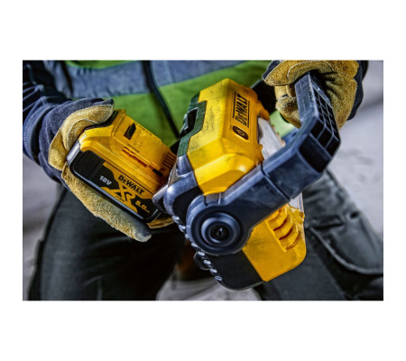 Аккумуляторный фонарь DEWALT DCL077, 12/18 В, 2000 лм, без АКБ и ЗУ (DCL077-XJ)