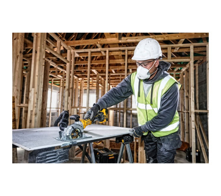 Аккумуляторная дисковая пила DEWALT DCS571P1, 20 В, 115 мм, 4500 об/мин, с АКБ 5 Ач и ЗУ (DCS571P1N-XJ-A9)