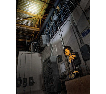 Аккумуляторный фонарь DEWALT DCL043, 18 В, 1000 лм, без АКБ и ЗУ (DCL043-XJ)