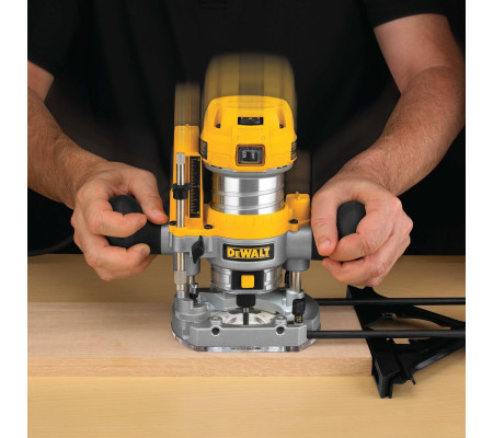 Вертикальный фрезер DEWALT D26203, 900 Вт, 27000 об/мин, 55 мм (D26203-QS)
