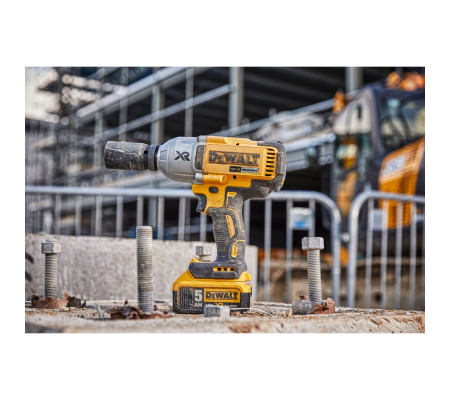 Аккумуляторный гайковерт DEWALT DCF897P1, 18 В, 950 Нм, 2400 уд/мин, с АКБ 5 Ач и ЗУ (DCF897P1N-XJ)