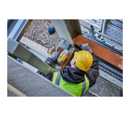 Аккумуляторный гайковерт DEWALT DCF897P1, 18 В, 950 Нм, 2400 уд/мин, с АКБ 5 Ач и ЗУ (DCF897P1N-XJ)