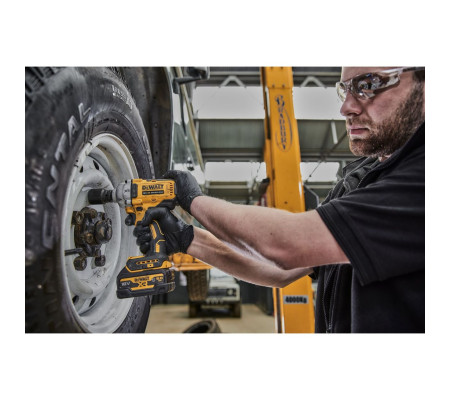 Аккумуляторный гайковерт DEWALT DCF892P2T, 18 В, 1084 Нм, 3250 уд/мин, с 2 АКБ 5 Ач и ЗУ, в кейсе TSTAK (DCF892P2T-QW)