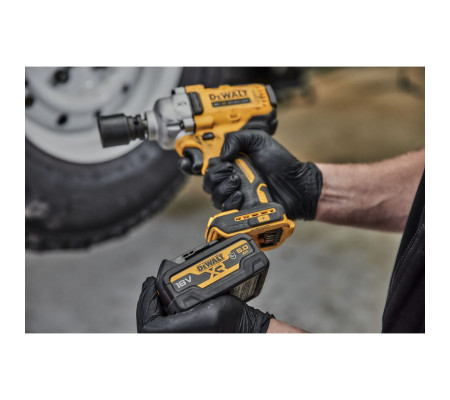 Аккумуляторный гайковерт DEWALT DCF892P2T, 18 В, 1084 Нм, 3250 уд/мин, с 2 АКБ 5 Ач и ЗУ, в кейсе TSTAK (DCF892P2T-QW)