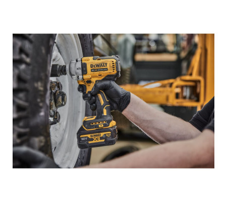 Аккумуляторный гайковерт DEWALT DCF892P2T, 18 В, 1084 Нм, 3250 уд/мин, с 2 АКБ 5 Ач и ЗУ, в кейсе TSTAK (DCF892P2T-QW)