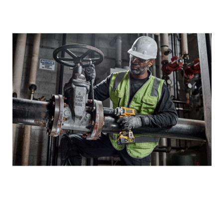 Аккумуляторный гайковерт DEWALT DCF892P2T, 18 В, 1084 Нм, 3250 уд/мин, с 2 АКБ 5 Ач и ЗУ, в кейсе TSTAK (DCF892P2T-QW)