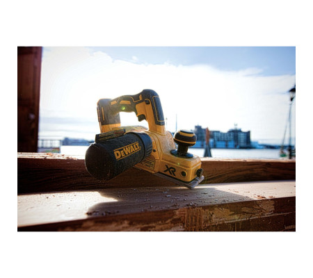 Аккумуляторный рубанок DEWALT DCP580P1, 18 В, 15000 об/мин, 82 мм, с АКБ 5 Ач и ЗУ (DCP580P1N-XJ)