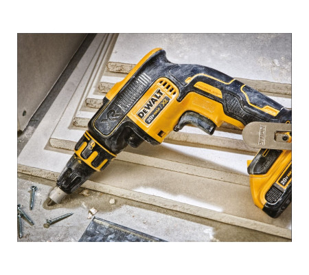 Аккумуляторный ленточный шуруповерт DEWALT DCF620NT, 18 В, 30 Нм, 4400 об/мин, без АКБ и ЗУ, в кейсе TSTAK (DCF620NT-QW)