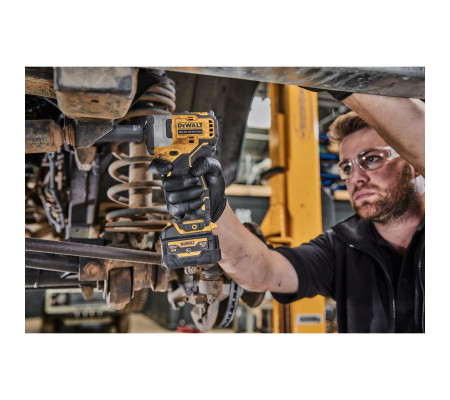 Аккумуляторный гайковерт DEWALT DCF901P2, 12 В, 340 Нм, 3250 уд/мин, с 2 АКБ 5 Ач и ЗУ, в кейсе TSTAK (DCF901P2-QW)