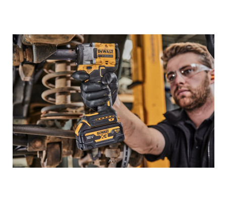 Аккумуляторный гайковерт DEWALT DCF921P2T, 18 В, 610 Нм, 3550 уд/мин, с 2 АКБ 5 Ач и ЗУ, в кейсе (DCF921P2T-QW)